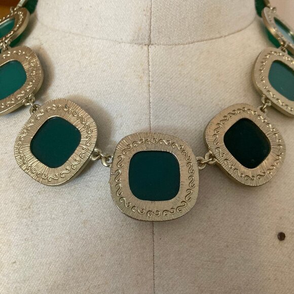 Emerald Green & Gold Necklace - Picture 7 of 9